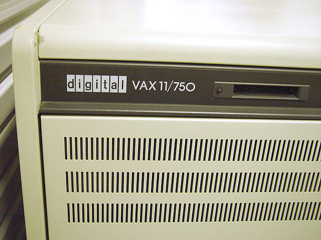 VAX 11 750