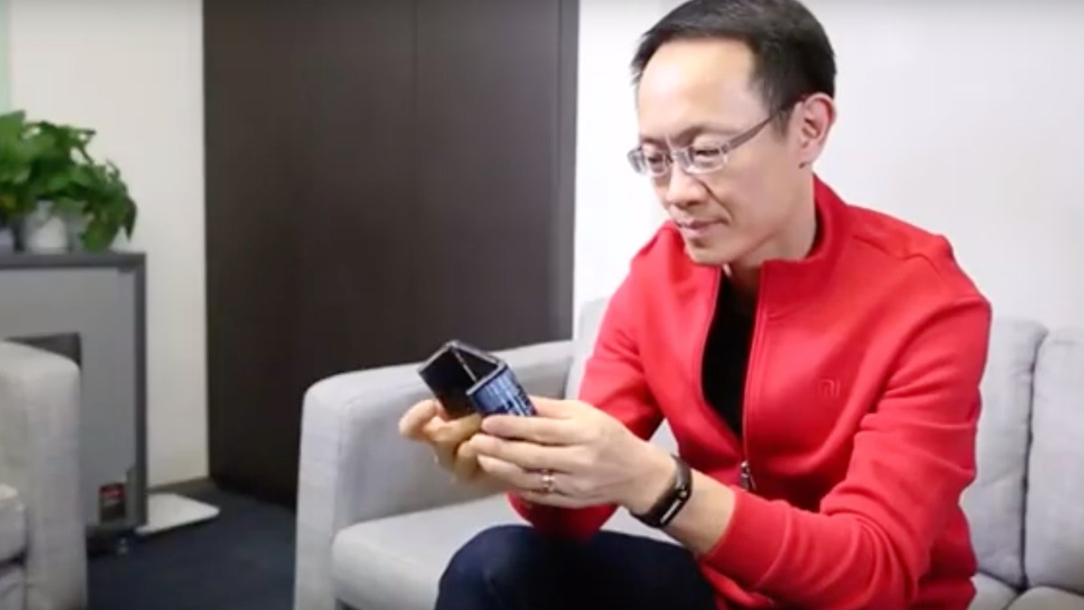 Xiaomi présente son smartphone pliable // Source : YouTube