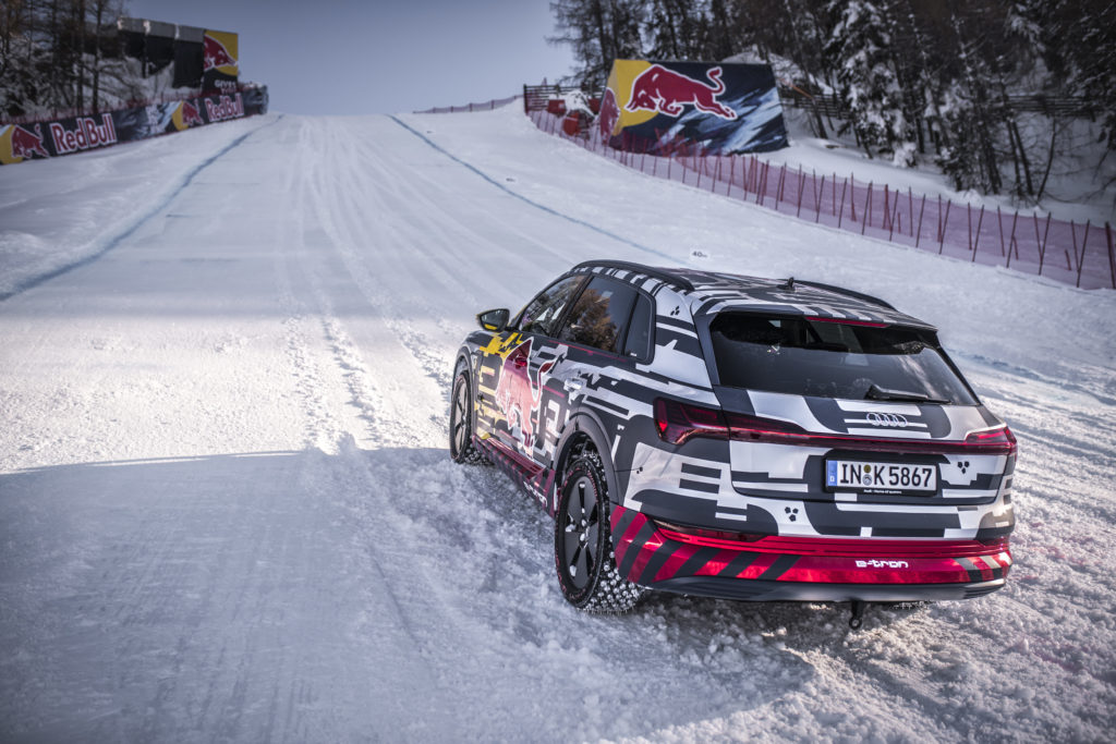Audi e-tron sur la neige // Source : Audi