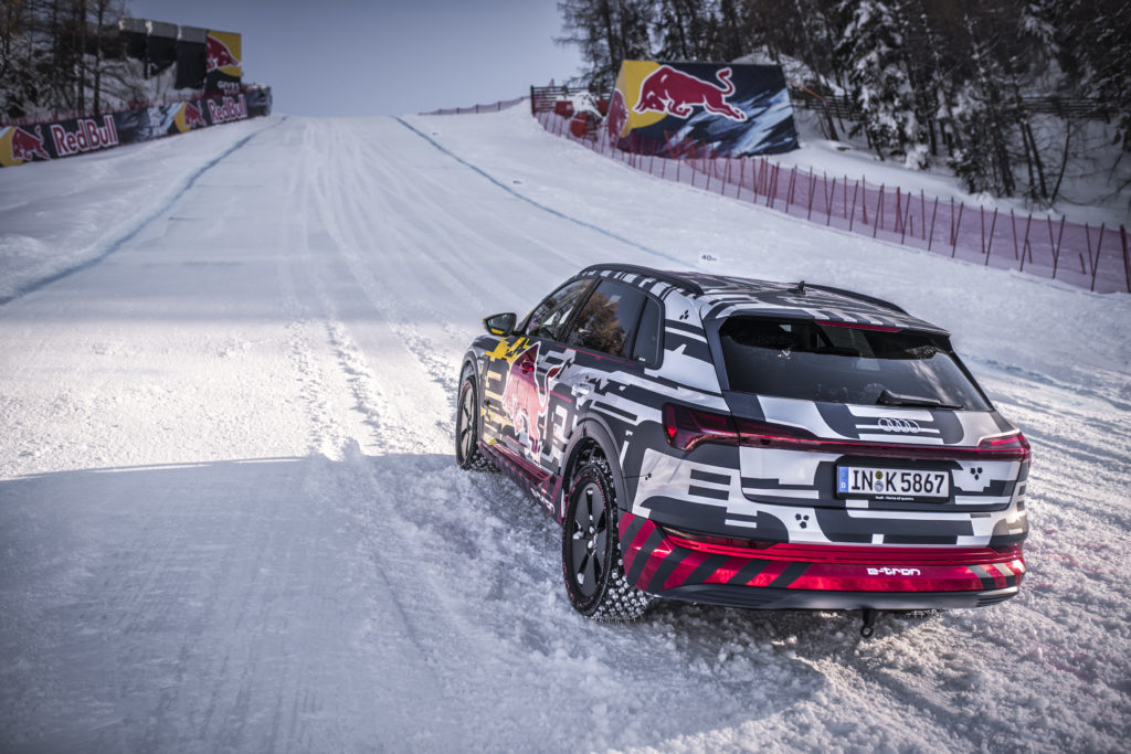 Audi e-tron sur la neige // Source : Audi Audi e-tron sur la neige // Source : Audi