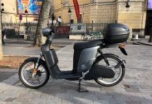 Scooter Askoll eS3 // Source : Marie Turcan pour Numerama