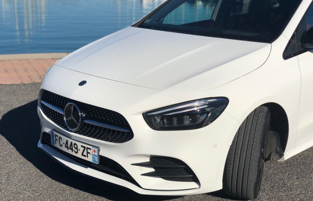 Nez de la Mercedes Classe B // Source : Maxime Claudel pour Numerama Nez de la Mercedes Classe B // Source : Maxime Claudel pour Numerama
