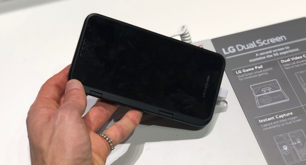 LG V50 ThinQ + Dual Screen // Source : Numerama LG V50 ThinQ + Dual Screen // Source : Numerama