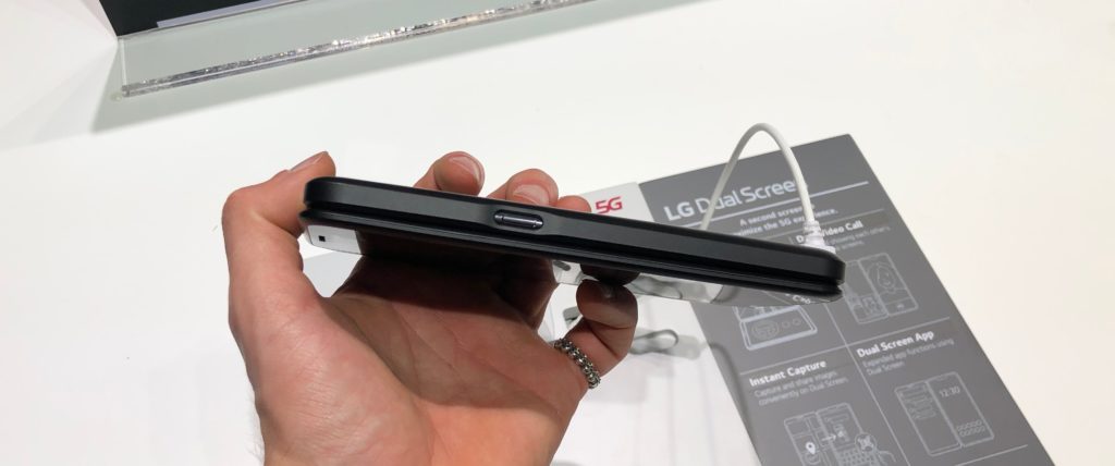LG V50 ThinQ + Dual Screen // Source : Numerama LG V50 ThinQ + Dual Screen // Source : Numerama