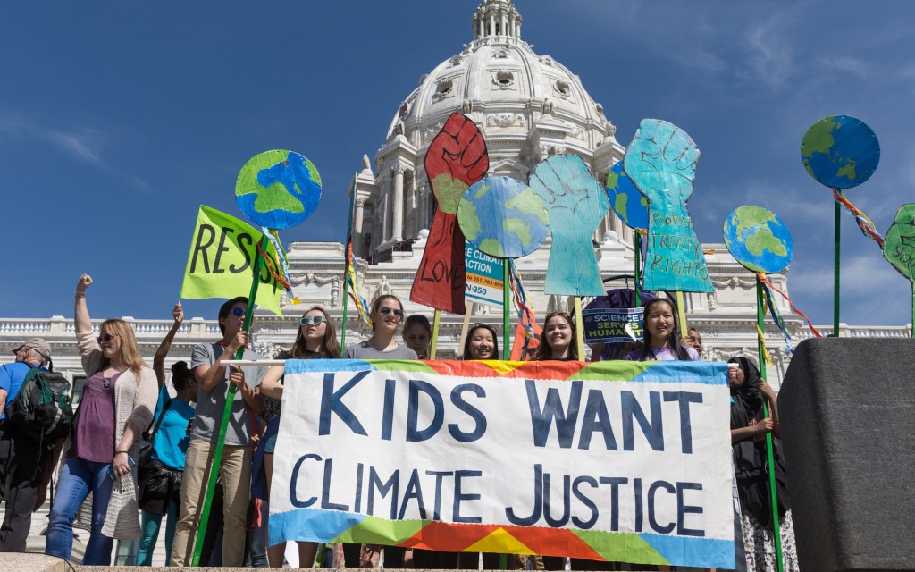 Une marche d'enfants pour le climat (Minnesota). // Source : Flickr/CC/Lorie Shaull (photo recadrée)