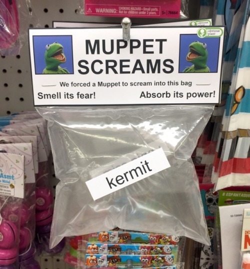 « Nous avons forcé un Muppet à crier dans ce sac. Sentez sa peur ! Absorbez son pouvoir ! » // Source : Obvious Plant