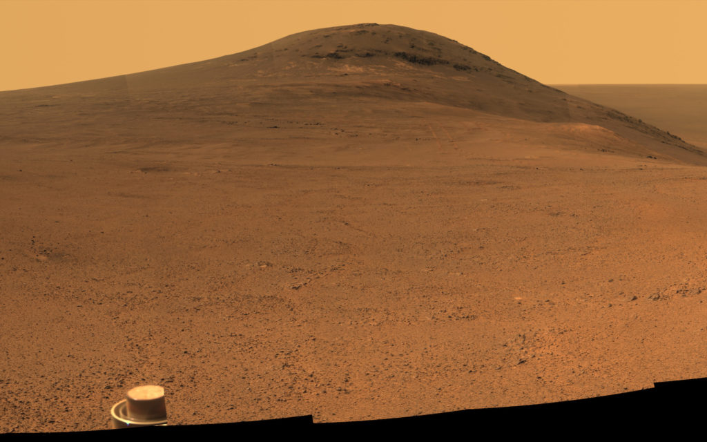 Extrait d'un panorama pris en juin 2017 par le rover. // Source : NASA/JPL-Caltech/Cornell/Arizona State Univ. (photo recadrée)