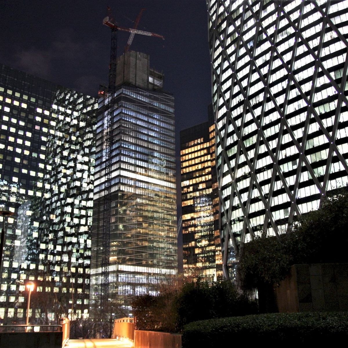 La tour Saint Gobain actuellement en construction à La Défense, à Paris // Source : Arthur Weidmann via Flickr