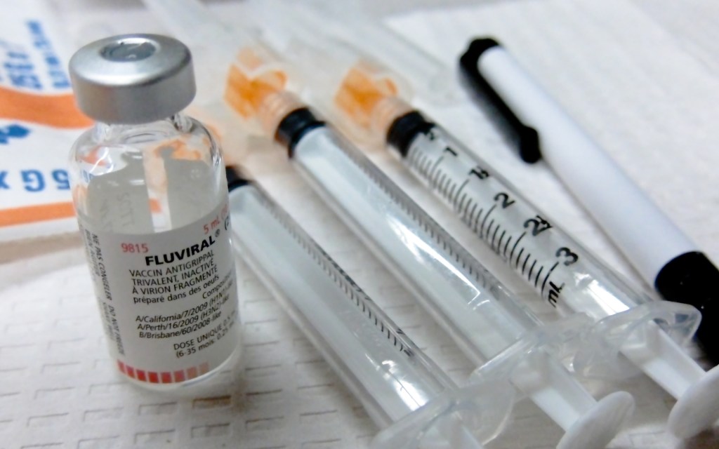 Un vaccin antigrippal. // Source : Flickr/CC/Daniel Paquet (photo recadrée)