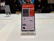 Xiaomi Mi 9 au MWC // Source : Julien Cadot pour Numerama