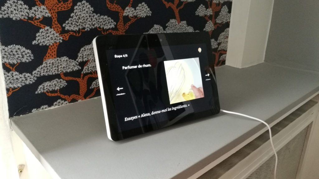 Une recette de cuisine avec l'Amazon Echo Show. // Source : Léopold Maçon