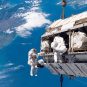 Des astronautes de l'ISS en sortie. // Source : Pxhere/CC0 Domaine public (photo recadrée)