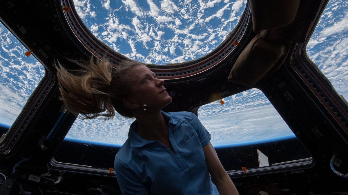 Une astronaute dans l'ISS. // Source : Pxhere/CC0 Domaine public (photo recadrée)