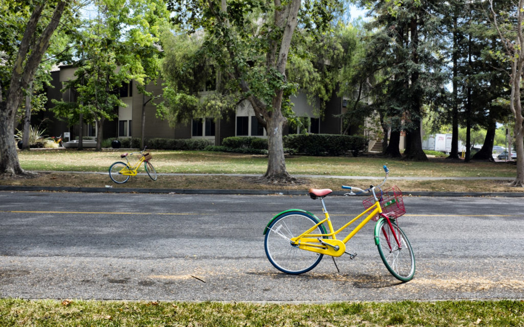 Des vélos Google. // Source : Public Domain Pictures (photo recadrée)