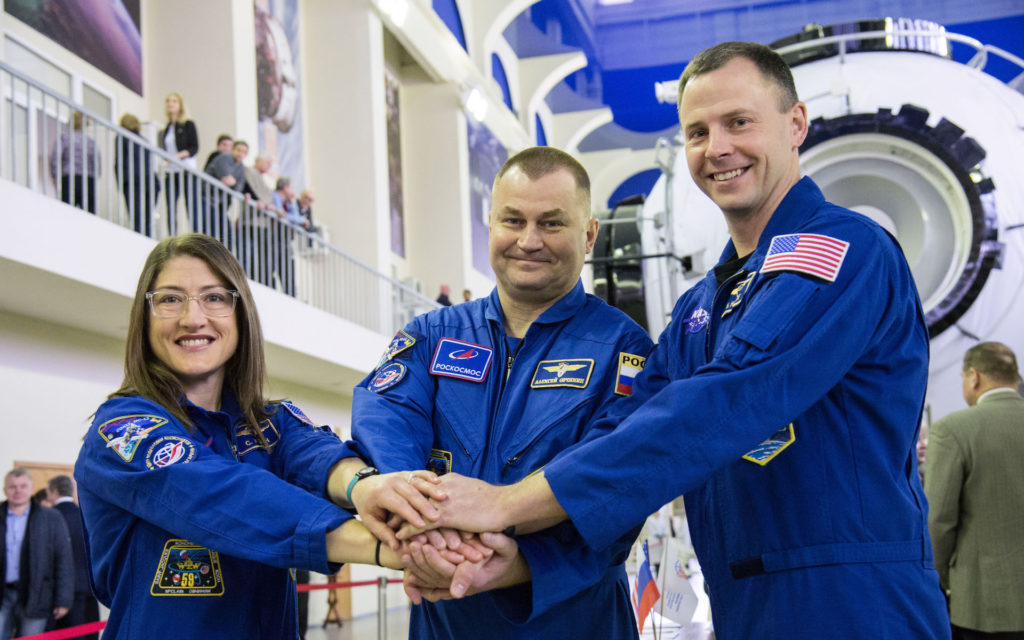 Christina Koch, Alexey Ovchinin et Nick Hague en février 2019. // Source : Wikimedia/CC/Nasa/Beth Weissinger (photo recadrée)