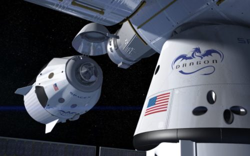 Une capsule Dragon en train de s'amarrer à l'ISS. // Source : Flickr/CC/NASA Kennedy (photo recadrée)