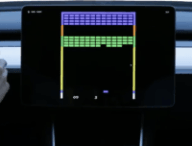 Super Breakout dans les Tesla // Source : YouTube Tesla