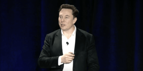 Elon Musk pendant le Tesla Autonomy Day // Source : Capture YouTube Tesla