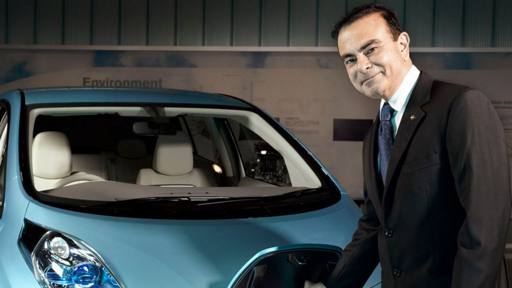 Carlos Ghosn avec la Nissan Leaf // Source : Wikipédia Carlos Ghosn avec la Nissan Leaf // Source : Wikipédia