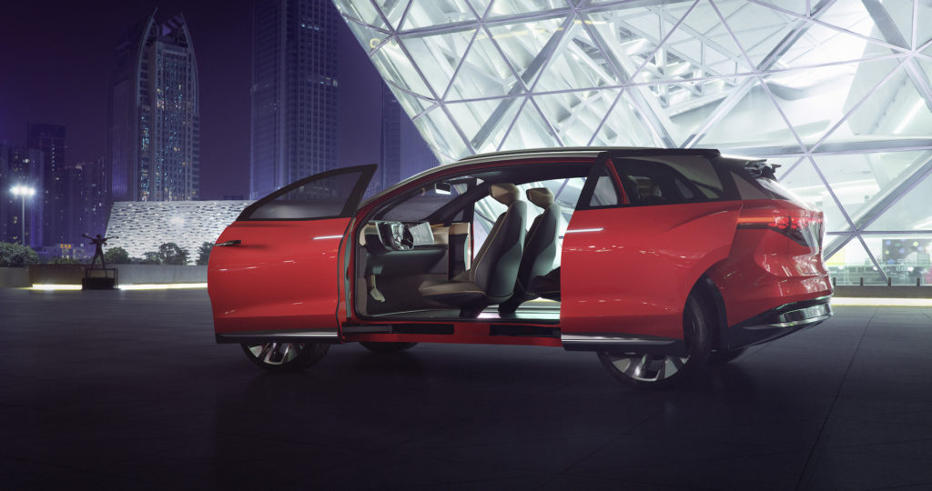 Portes coulissantes Volkswagen ID. ROOMZZ // Source : Volkswagen Portes coulissantes Volkswagen ID. ROOMZZ // Source : Volkswagen
