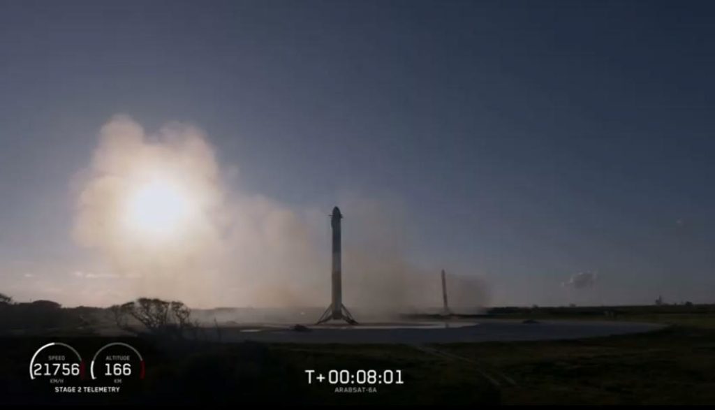 Les boosters latéraux, à Cap Canaveral. // Source : SpaceX