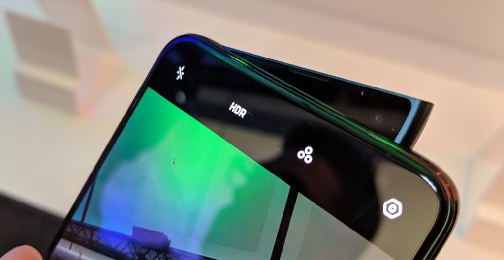 Le tiroir aileron de requin du Oppo Reno // Source : Numerama Le tiroir aileron de requin du Oppo Reno // Source : Numerama