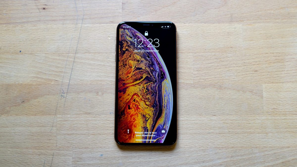 iphone xs une