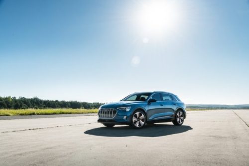 SUV Audi e-tron // Source : Audi
