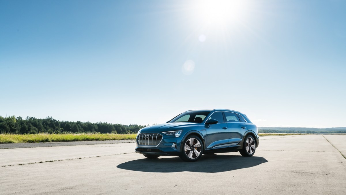 SUV Audi e-tron // Source : Audi