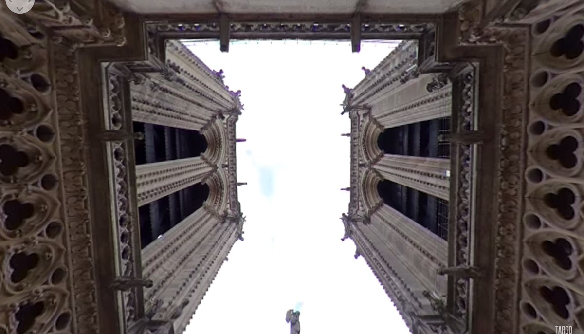 Extrait du docu "Qui est l'homme derrière Notre-Dame ?" en VR // Source : YouTube/Targo