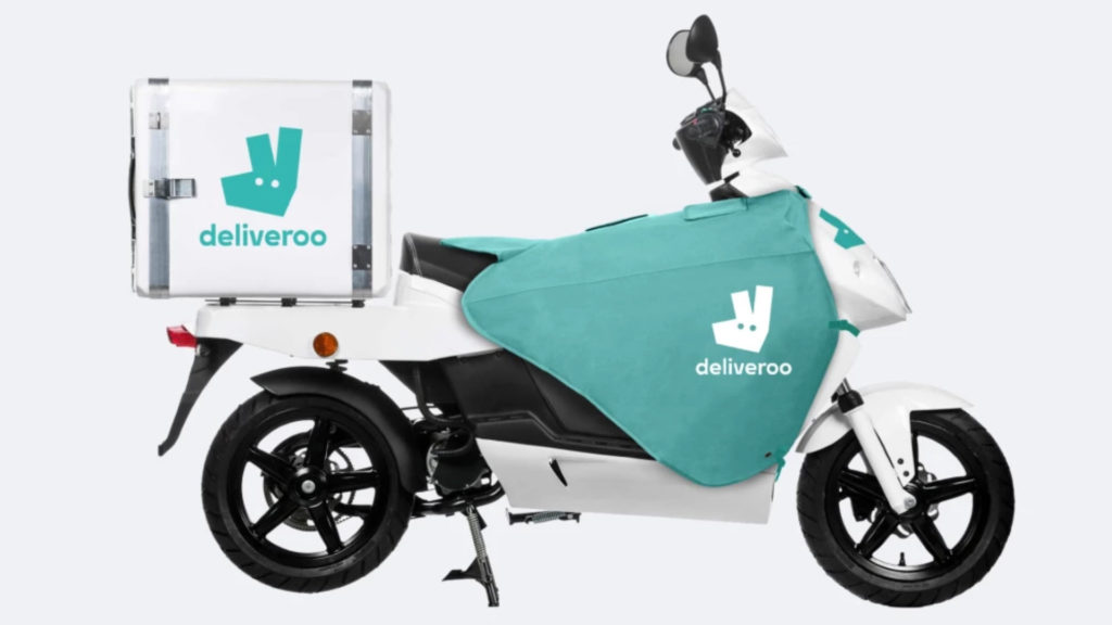 Un scooter siglé Deliveroo. // Source : Deliveroo