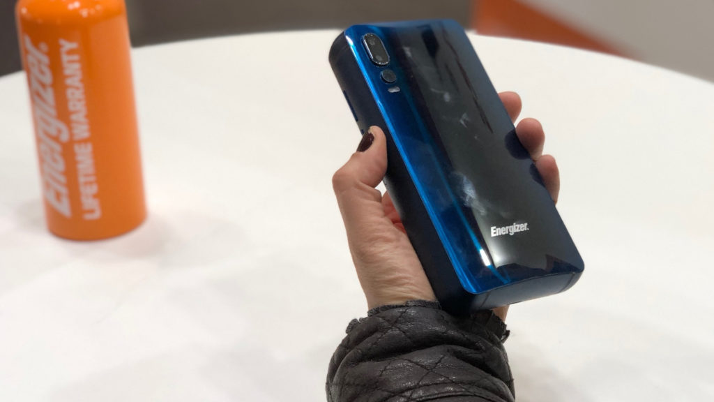 Smartphone Energizer Power Max P18K Pop // Source : Numerama Smartphone Energizer Power Max P18K Pop // Source : Numerama
