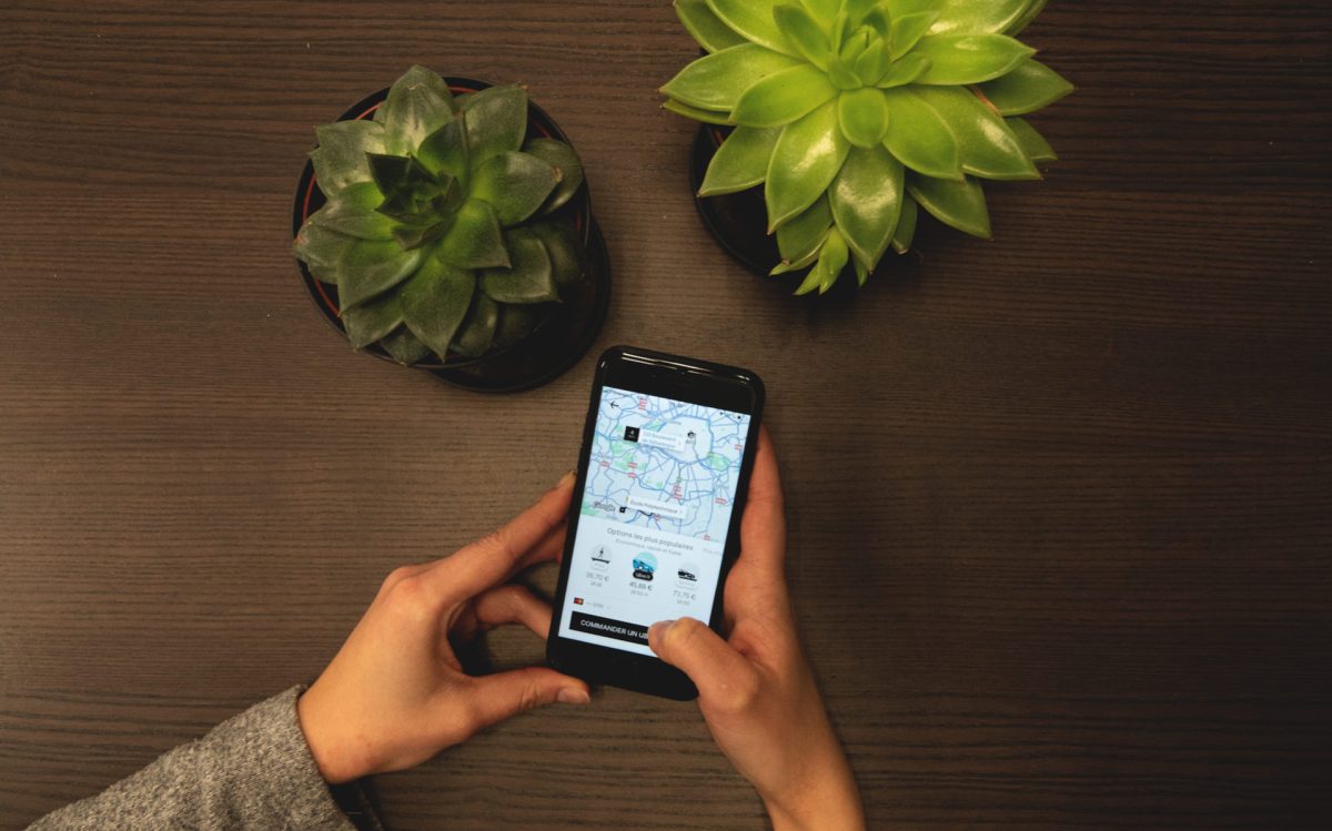 L'app Uber ouverte dans un iPhone. // Source : Photo Léa Hamadi pour Numerama