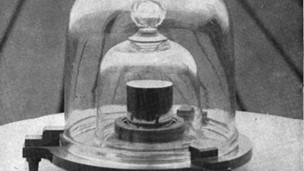 Le kilogramme standard // Source : Wikimedia/ US National Bureau of Standards, now National Institute of Standards and Technology (NIST)