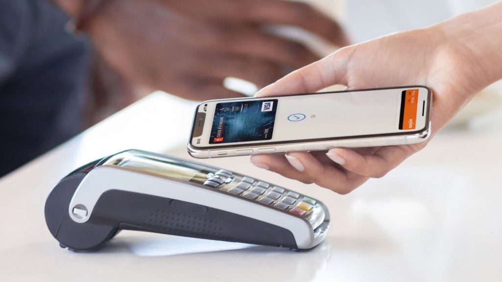 Apple Pay utilise la puce NFC de l'iPhone, à laquelle les autres développeurs n'ont pas droit. // Source : Apple Apple Pay utilise la puce NFC de l'iPhone, à laquelle les autres développeurs n'ont pas droit. // Source : Apple