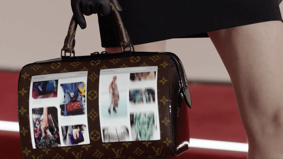 Louis Vuitton x Royole // Source : Louis Vuitton