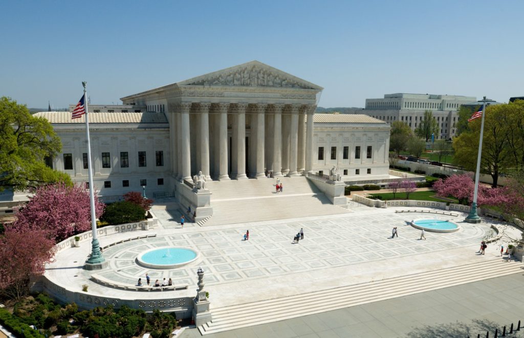 Le bâtiment de la Cour suprême des États-Unis. // Source : Wikipédia