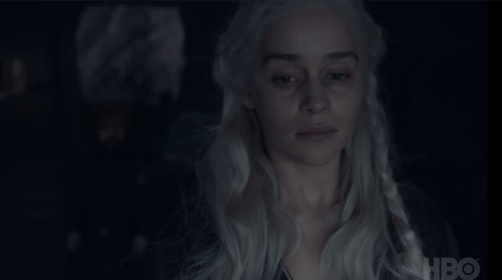 Daenerys dans Game of Thrones S08E05 // Source : HBO Daenerys dans Game of Thrones S08E05 // Source : HBO