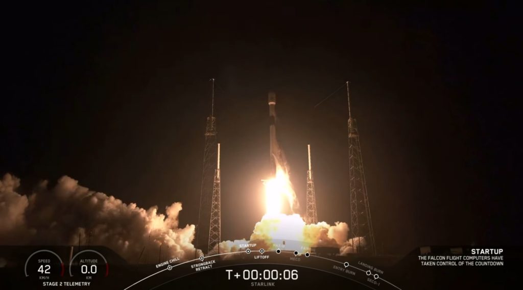 Le déploiement des soixantes satellite StarLink n'est qu'un début. // Source : Youtube/SpaceX