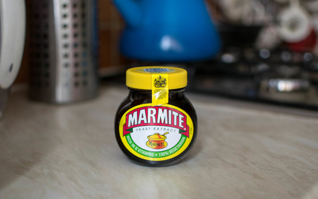 La pâte à tartiner Marmite. // Source : Flickr/CC/fenwench (photo recadrée)