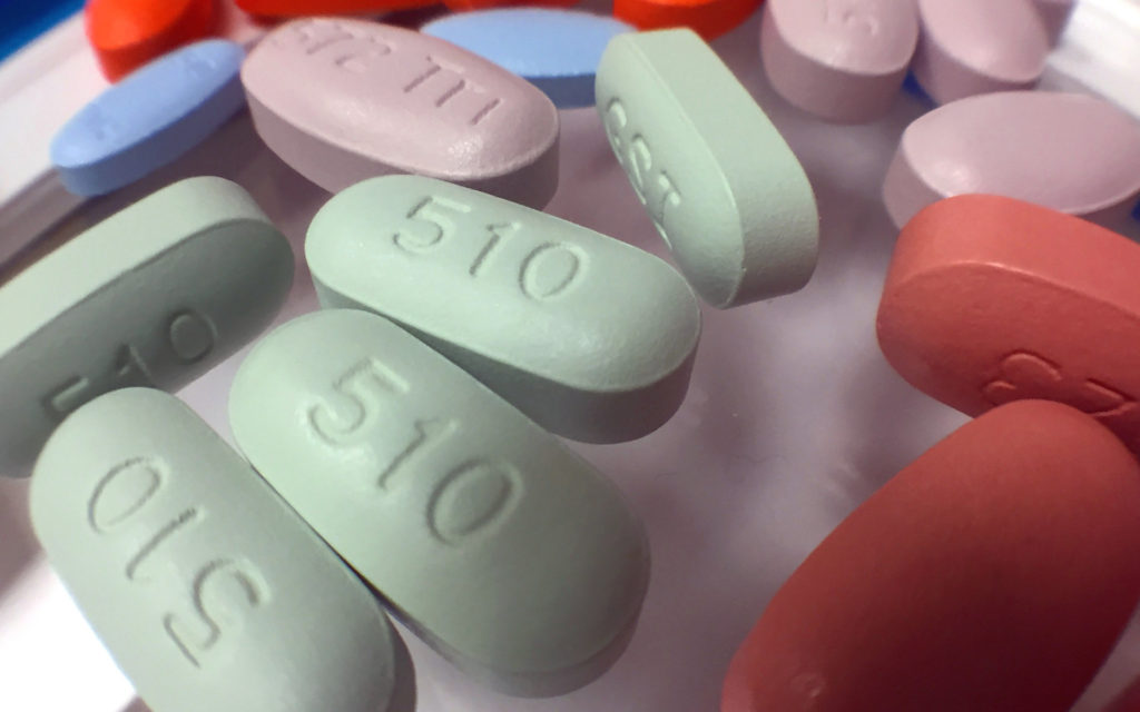 Des médicaments antirétroviraux. // Source : Flickr/CC/NIAID (photo recadrée)