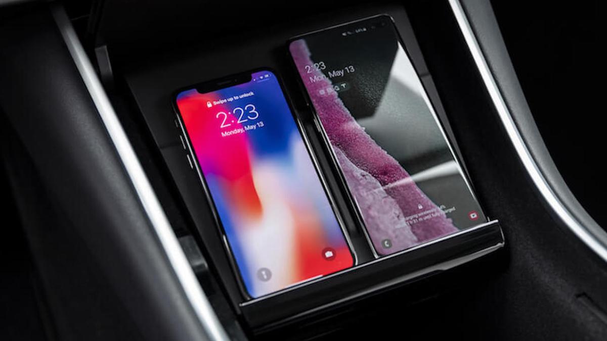 Model 3 Wireless Phone Charger // Source : Tesla