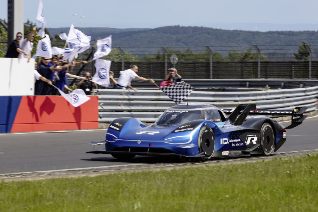 La Volkswagen ID.R au Nürburgring // Source : Volkswagen La Volkswagen ID.R au Nürburgring // Source : Volkswagen