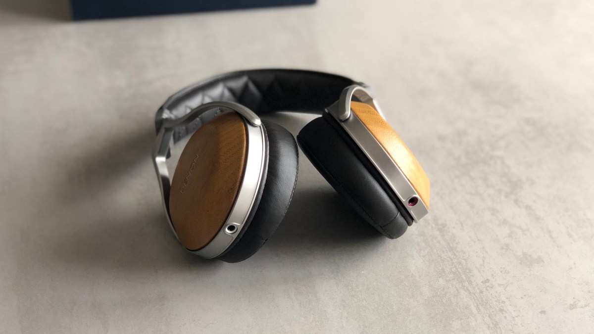 Le casque Denon AH-D9200 // Source : Numerama