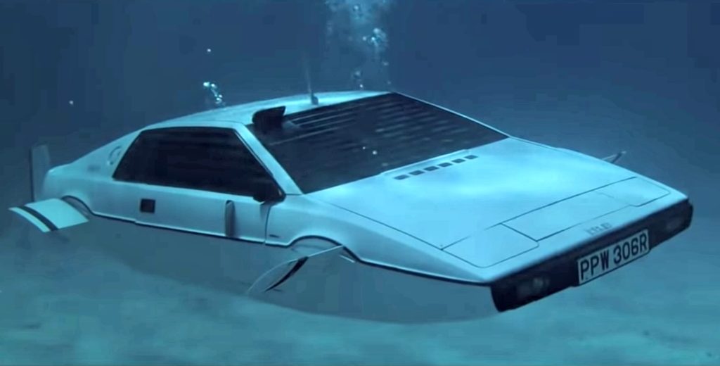 La voiture sous marin dans l'Espion qui m'aimait // Source : YouTube/Movieclips