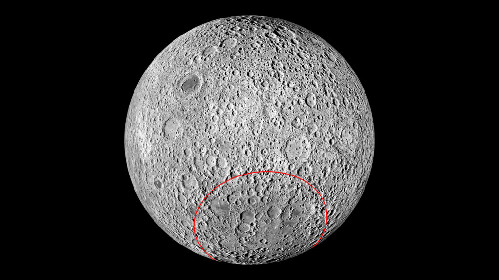 Le cratère Aitken sur la Lune. // Source : Wikimedia/Domaine public/Nasa (photo recadrée)