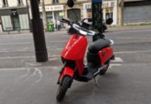 Scooter électrique Super Soco Cu-x // Source : Julien Cadot pour Numerama