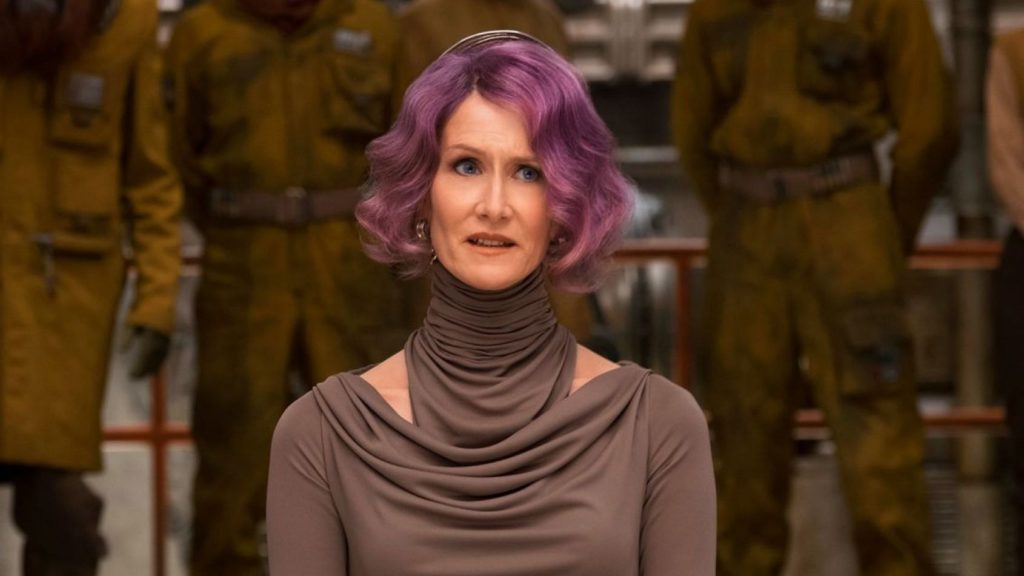 Même si la France ne veut pas faire dans le spectacle, on ne peut que se projeter dans les œuvres cultes de la pop culture. Ici, la vice-amirale Holdo dans Les Derniers Jedi. // Source : Disney