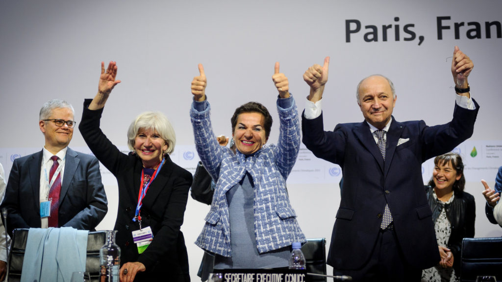 Les pays se félicitant de l'adoption des accords. // Source : Flickr/Domaine public/Arnaud Bouissou - MEDDE / SG COP21 (photo recadrée)