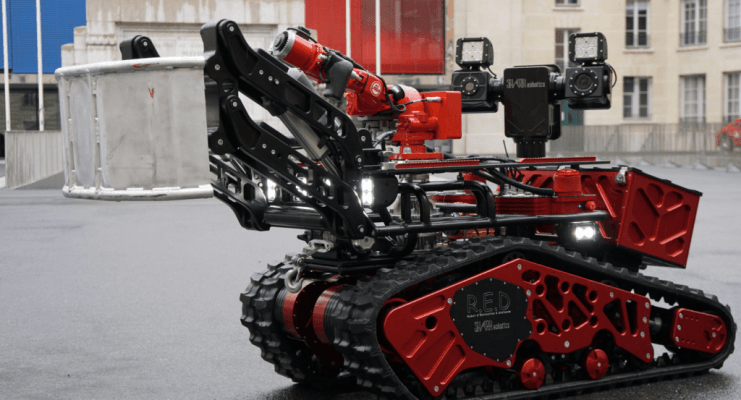 Le robot Colossus vient en aide aux pompiers dans les zones dont le danger est trop élevé pour les humains. // Source : Shark Robotics